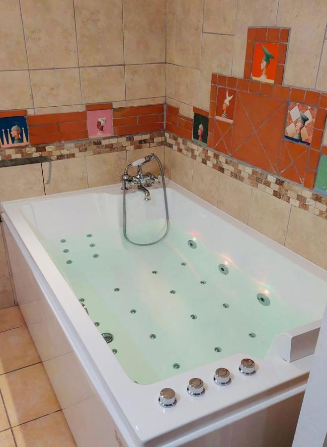 Maison & Table D Hotes Vigniamont Ξενοδοχείο Pézenas Εξωτερικό φωτογραφία